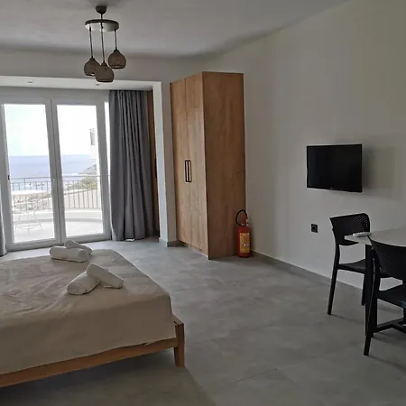 Heliopetra Sea View 4*