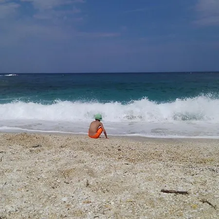 מלון דירות Heliopetra Sea View אגיוי אפוסטולי